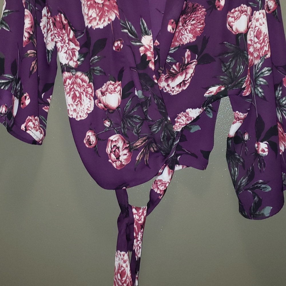 Top - Picture 2 of 2